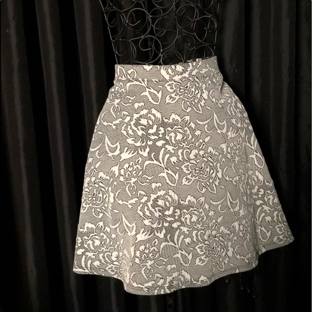 Forever 21 Knit Skirt 🌹🥀🌹🥀